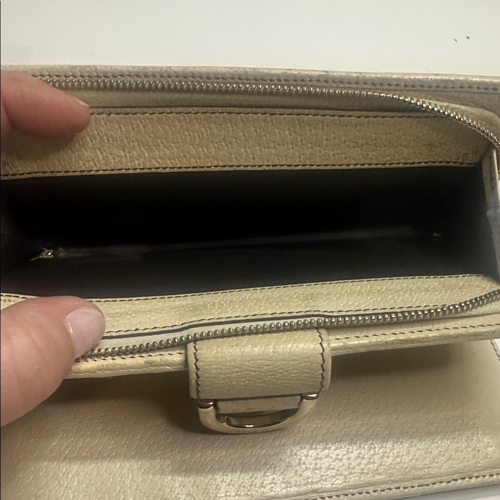 Gucci - Picture 6 of 6